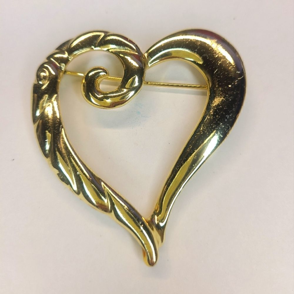 Vintage Signed Ajc Heart Broochpin Goldtone Signed